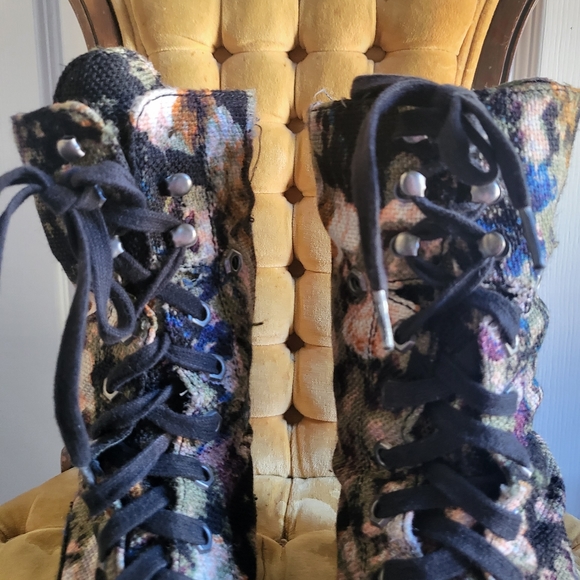 Sam Edelman lace up boots - Picture 3 of 6